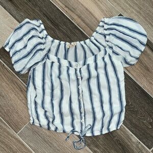 Super cute button stripe Hollister crop size medium